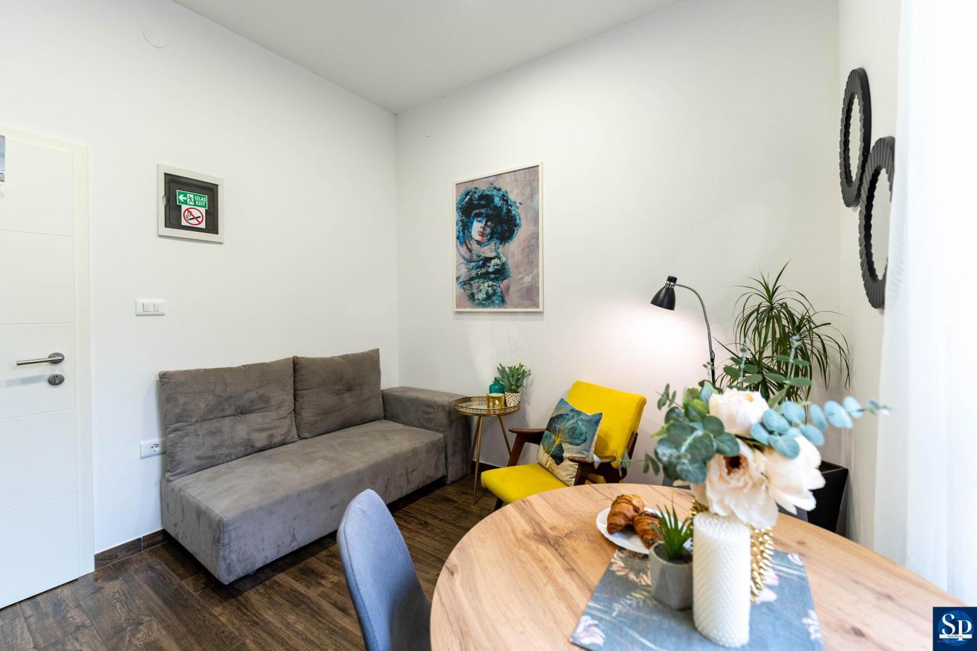 Colosseum Garden Studio Apartments PUY Exterior foto